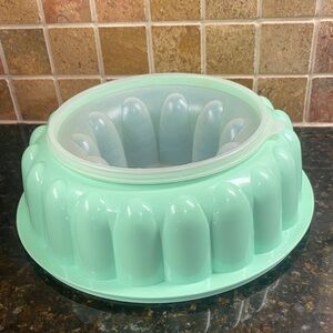 Tupperware Vintage Jello Mold Mint Green